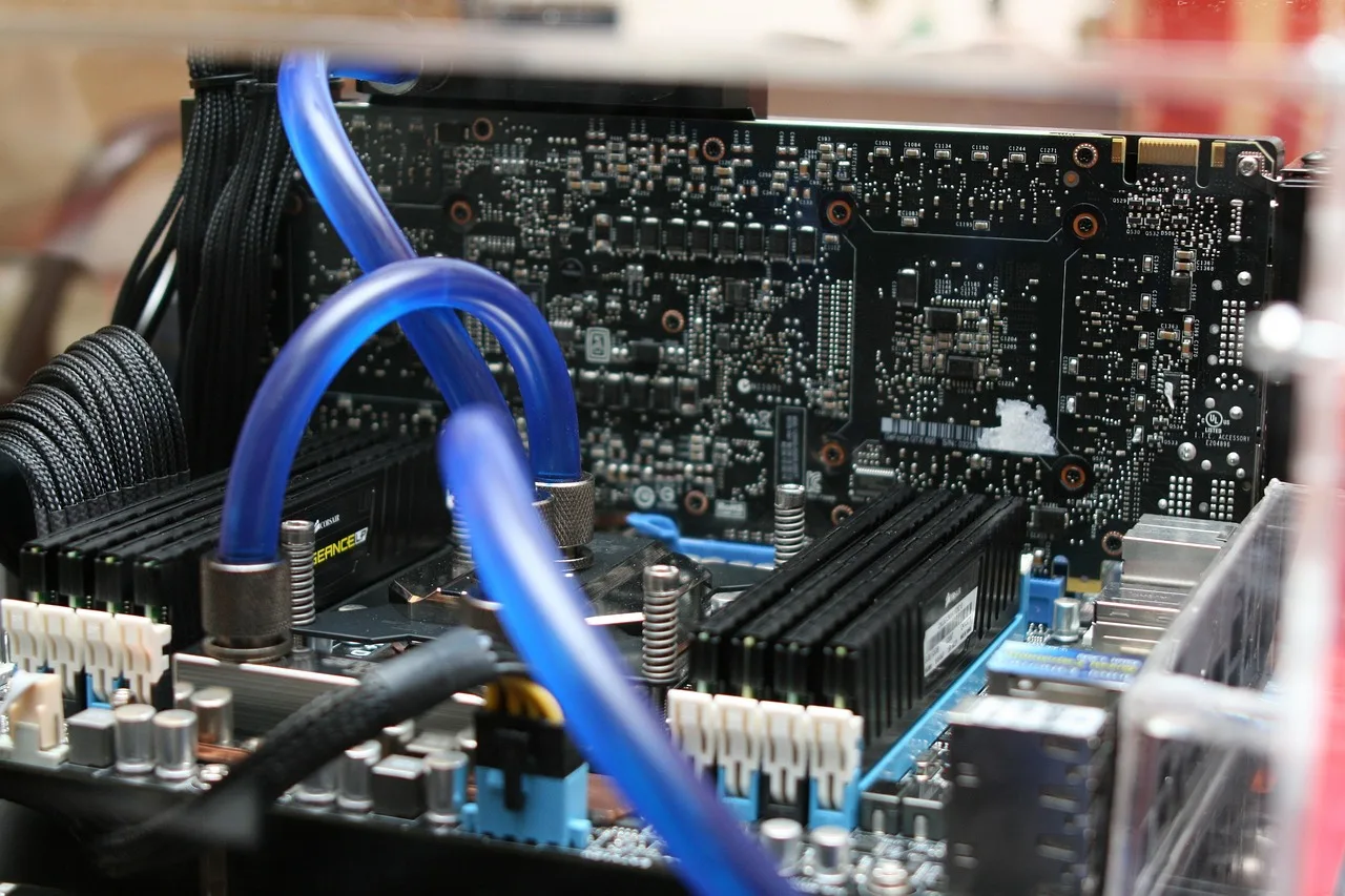 Preços de RTX 5080 e RTX 5070 Ti disparam na China devido à escassez de memória GDDR7