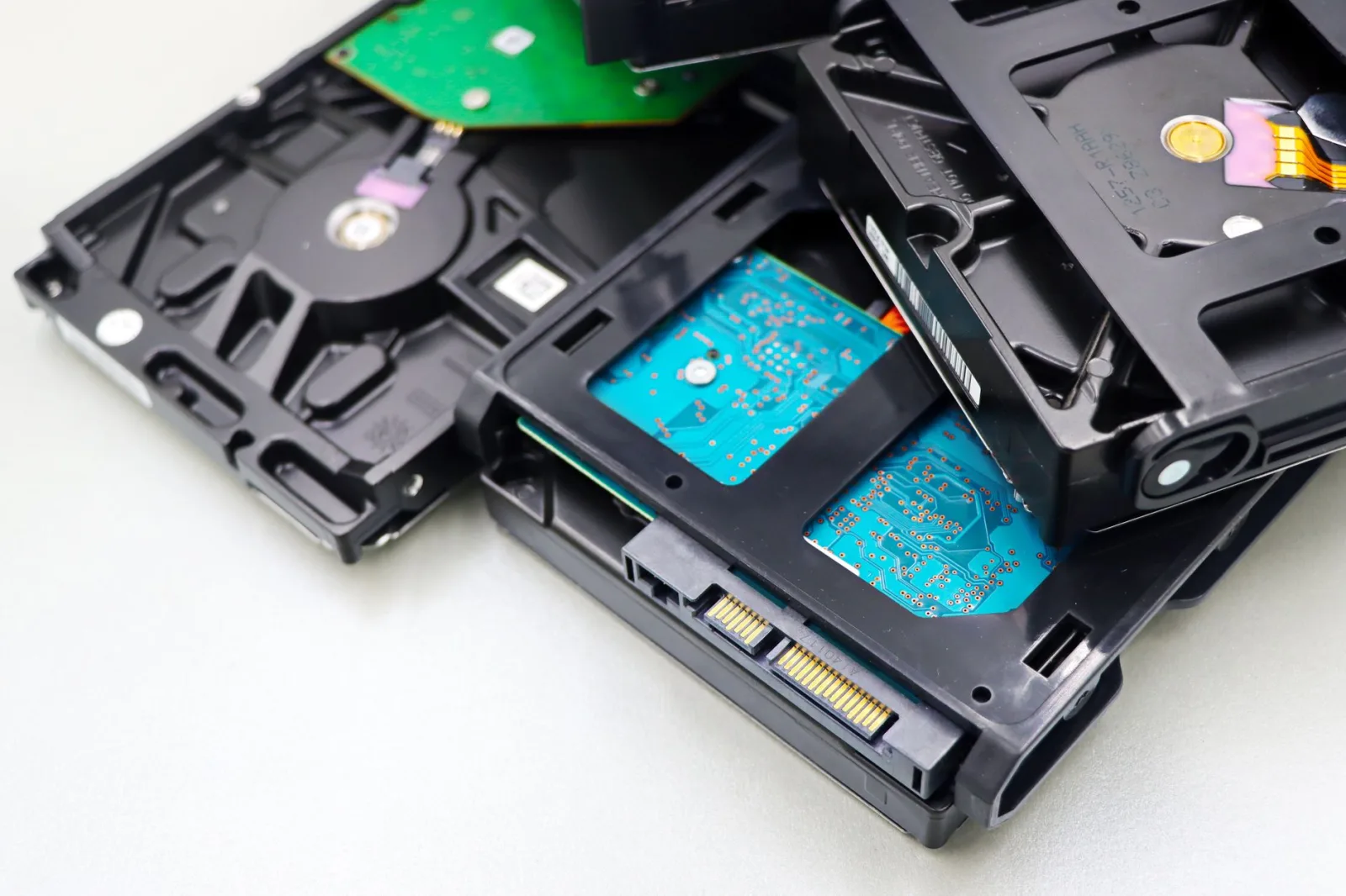SK Hynix aposta em mais de 100 processadores especializados para controlar SSDs